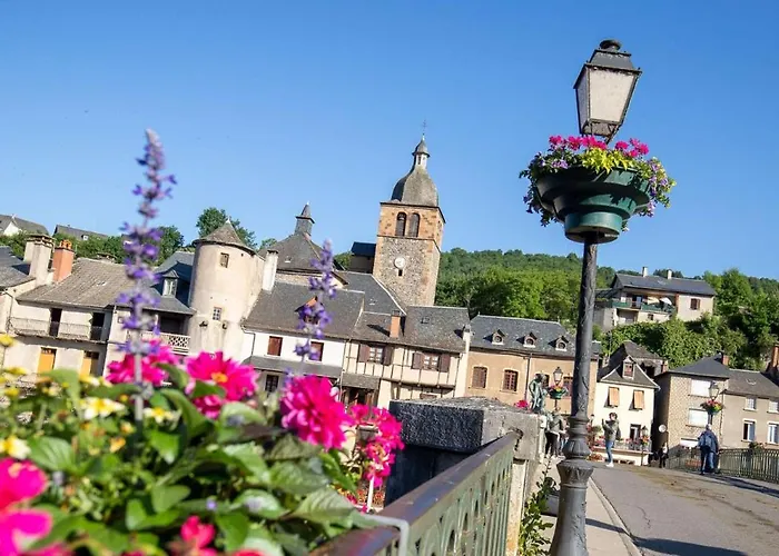 Geniez D'olt Jolie T2 Amenagee Et Equipee Village Goelia 2 Piscines Chauffees * Saint-Geniez-dʼOlt