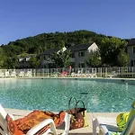 Holiday home Geniez D'olt Jolie T2 Amenagee Et Equipee Village Goelia 2 Piscines Chauffees Saint-Geniez-d'Olt