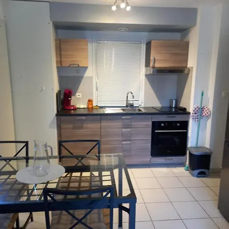 Geniez D'olt Jolie T2 Amenagee Et Equipee Village Goelia 2 Piscines Chauffees Holiday home *