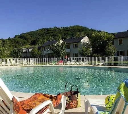 別荘 Geniez D'olt Jolie T2 Amenagee Et Equipee Village Goelia 2 Piscines Chauffees Saint-Geniez-dʼOlt