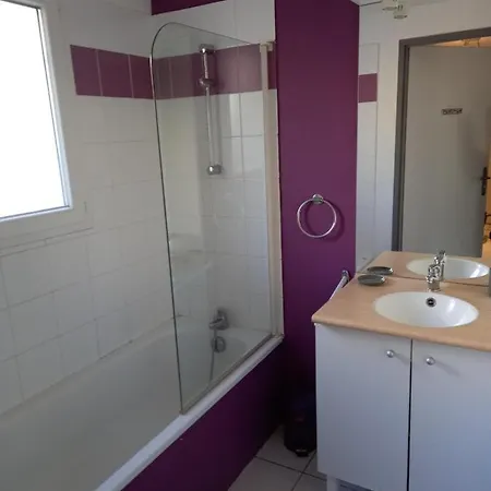 Geniez D'olt Jolie T2 Amenagee Et Equipee Village Goelia 2 Piscines Chauffees * Saint-Geniez-dʼOlt