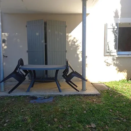 Geniez D'olt Jolie T2 Amenagee Et Equipee Village Goelia 2 Piscines Chauffees Holiday home *