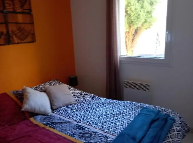 Geniez D'olt Jolie T2 Amenagee Et Equipee Village Goelia 2 Piscines Chauffees