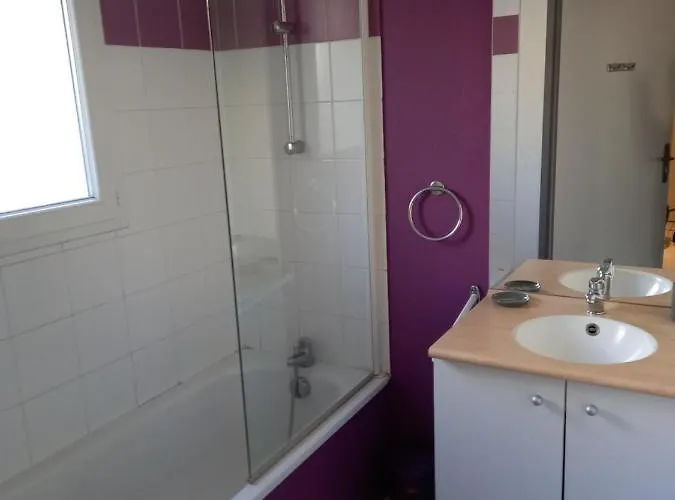 Geniez D'olt Jolie T2 Amenagee Et Equipee Village Goelia 2 Piscines Chauffees * Saint-Geniez-dʼOlt