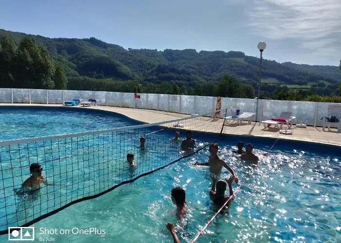 Geniez D'olt Jolie T2 Amenagee Et Equipee Village Goelia 2 Piscines Chauffees Ferienhaus Saint-Geniez-dʼOlt